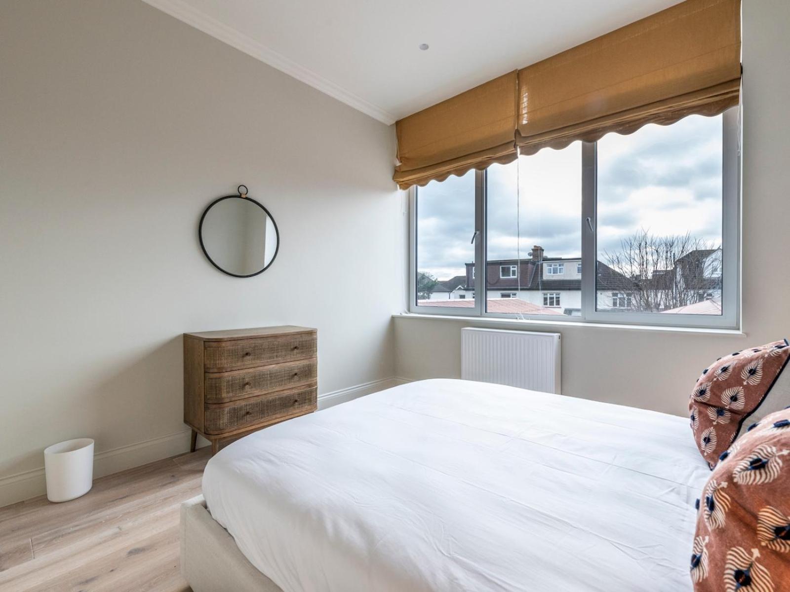 Pass The Keys Stunning Loft Style Twickenham