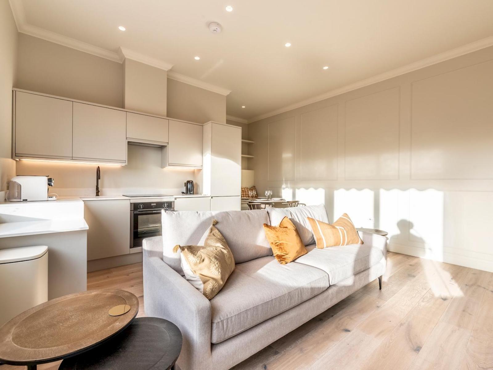 Pass The Keys Stunning Loft Style Apartment *